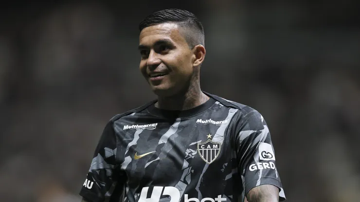 Dudu jogador do Atletico-MG durante aquecimento antes da partida contra o Bahia no estadio Arena MRV pelo campeonato Brasileiro A 2026. Foto: Gilson Lobo/AGIF