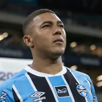 Grêmio negocia renovação de Carlos Vinícius