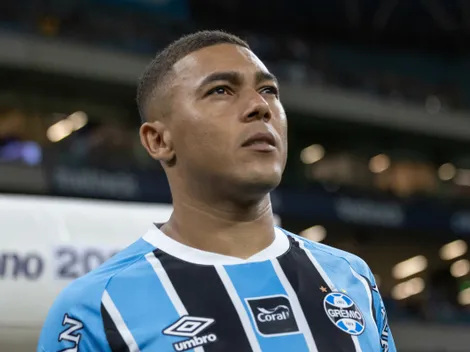 Grêmio negocia renovação de Carlos Vinícius
