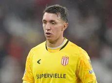 Muslera viraliza após gol 'bizarro' sofrido no Estudiantes
