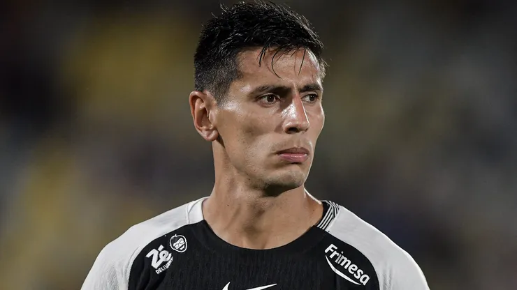 Angileri durante confronto contra o Fluminense no Campeonato Brasileiro de 2025.