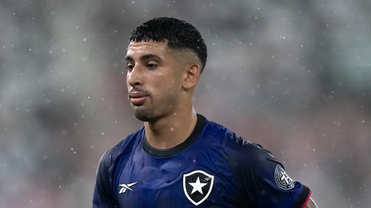Santi Rodriguez jogador do Botafogo durante partida contra o Bangu no estadio Engenhao pelo campeonato Carioca 2026. Foto: Jorge Rodrigues/AGIF