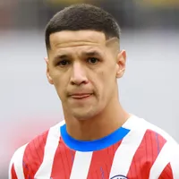 Internacional planeja vendas para fechar com Alex Arce