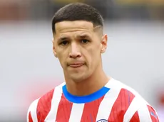 Internacional planeja vendas para fechar com Alex Arce