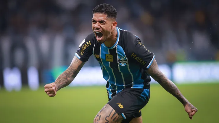 Diego Caito jogador do Gremio comemora seu gol durante partida contra o Fluminense no estadio Arena do Gremio pelo campeonato Brasileiro A 2026.