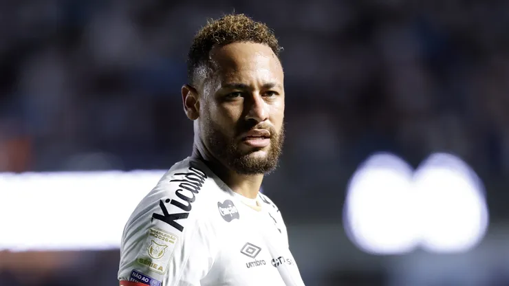 Neymar deve ser titular no Santos contra a UCV.