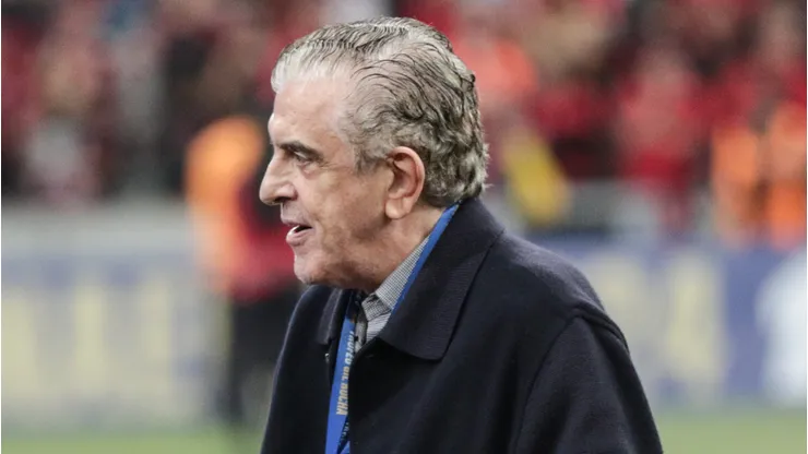 Mario Celso Petraglia presidente do Athletico-PR e visto durante cerimonia de premiacao ao final da partida contra o Maringa no estadio Arena da Baixada pela decisao do campeonato Paranaense 2024. Foto: Robson Mafra/AGIF