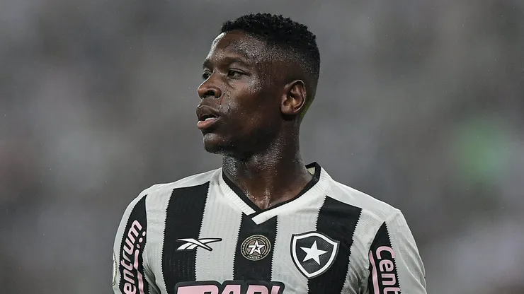 Botafogo pode tentar Luiz Henrique mais uma vez em janeiro.